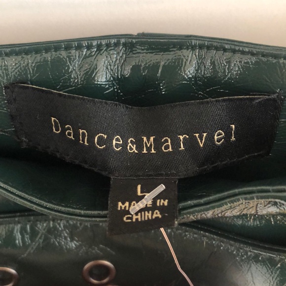 Zip front vinyl skirt w/belt - Picture 2 of 2